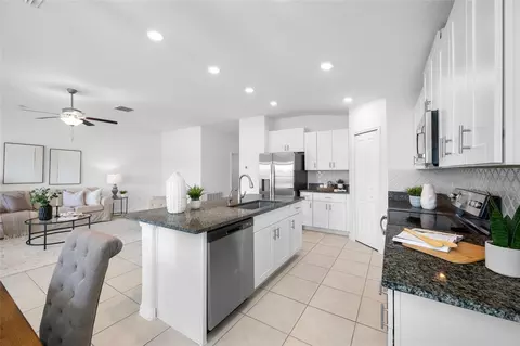 Kitchen - 13243 Great Plains Dr, Riverview, FL 33579 photo 6 of 8