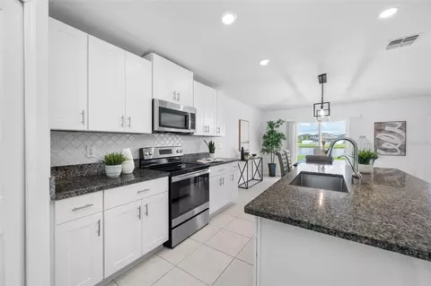 Kitchen - 13243 Great Plains Dr, Riverview, FL 33579 photo 4 of 8