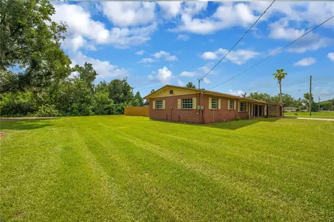 Exterior - 1619 N Dover Rd, Dover, FL 33527 photo 4 of 8