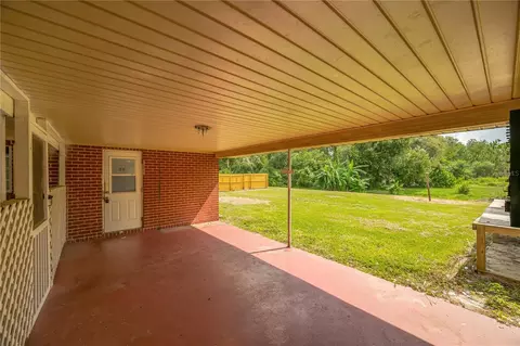 Exterior - 1619 N Dover Rd, Dover, FL 33527 photo 3 of 8