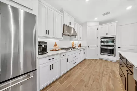 Kitchen - 33734 Landsman Loop, Wesley Chapel, FL 33543 photo 2 of 4