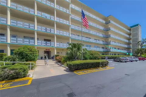 2960 59th St S #101, Gulfport, FL 33707