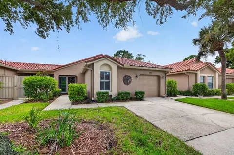 495 St Tropez Cir NE, Saint Petersburg, FL 33703