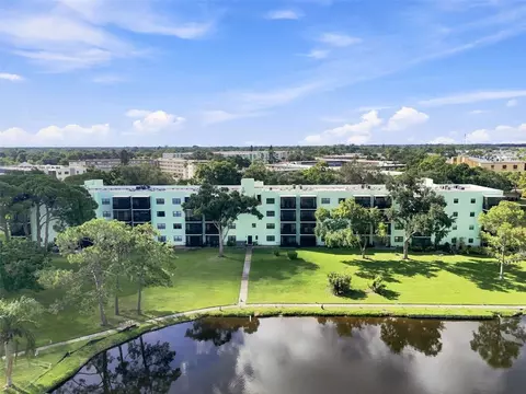 5920 80th St N #310, Saint Petersburg, FL 33709