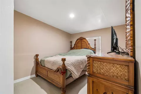 Bedroom - 18020 Rigsby Rd, Spring Hill, FL 34610 photo 2 of 2