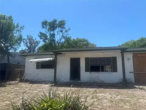 8648 Fox Hollow Dr, Port Richey, FL 34668