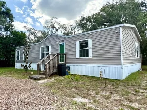 9825 Leguna St, New Port Richey, FL 34654