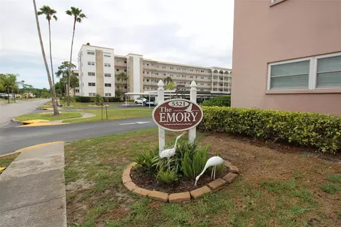 5521 80th St N #506, Saint Petersburg, FL 33709
