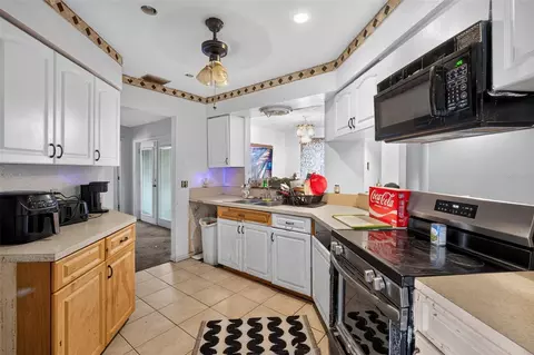 Kitchen - 13277 Brewster Rd, Spring Hill, FL 34609 photo 2 of 2