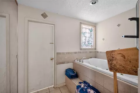 Bath - 13277 Brewster Rd, Spring Hill, FL 34609 photo 2 of 4