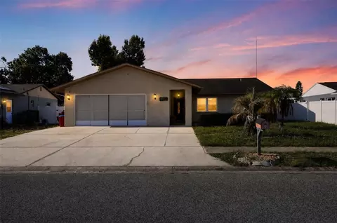 3104 Dole St, Holiday, FL 34691