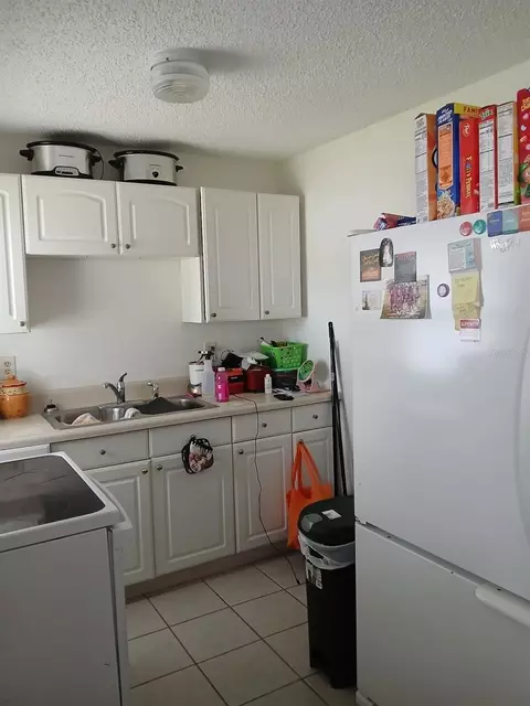 905 Beverly Ave, Largo, FL 33770 photo 2
