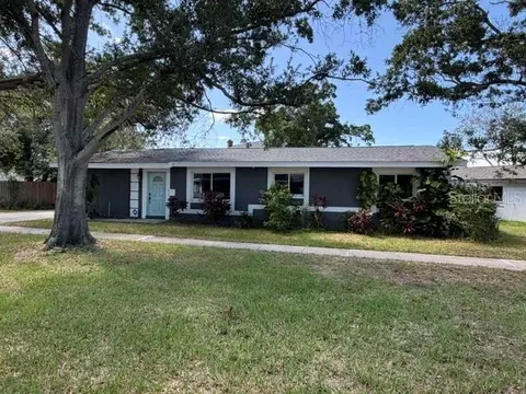 401 Patica Rd NE, Saint Petersburg, FL 33702