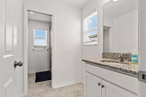 Bath - 7328 Pool Compass Loop, Wesley Chapel, FL 33545 photo 5 of 8
