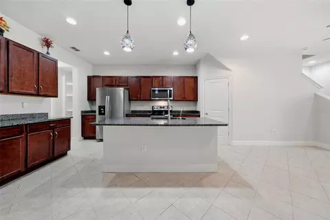 Kitchen - 11752 Cambium Crown Dr, Riverview, FL 33569 photo 2 of 4