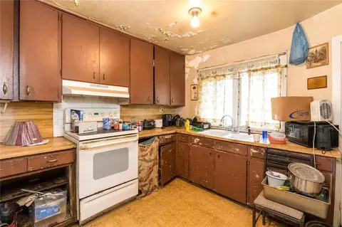 Kitchen - 2409 NW 7th St, Ocala, FL 34475 photo 2 of 2