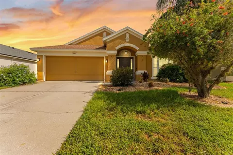 Exterior - 30407 Stapleton St, Wesley Chapel, FL 33545 photo 2 of 8