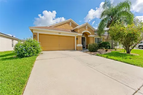 Exterior - 30407 Stapleton St, Wesley Chapel, FL 33545 photo 3 of 8