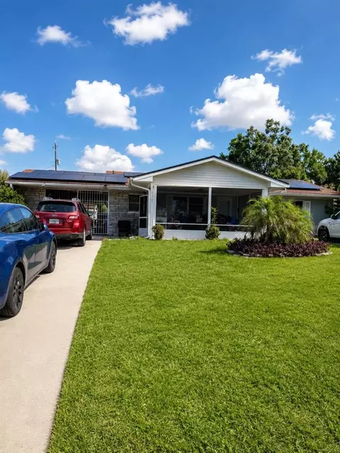 811 Hillside Ave, Lake Wales, FL 33853