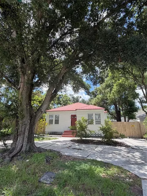 104 W Lambright St, Tampa, FL 33604