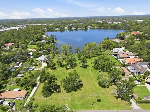 13414 N 13416 N Lincoln Ave, Tampa, FL 33618