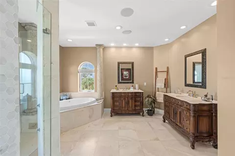 Bath - 3236 Gulf Winds Cir, Hernando Beach, FL 34607 photo 2 of 6