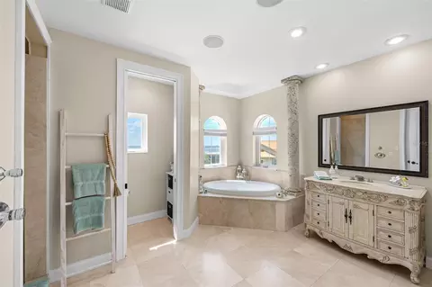 Bath - 3236 Gulf Winds Cir, Hernando Beach, FL 34607 photo 4 of 6