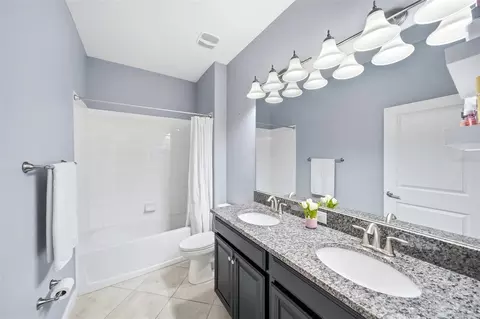 Bath - 11706 Sunburst Marble Rd, Riverview, FL 33579 photo 3 of 3