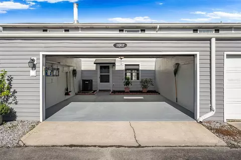 11917 Congressional Dr, Tampa, FL 33626