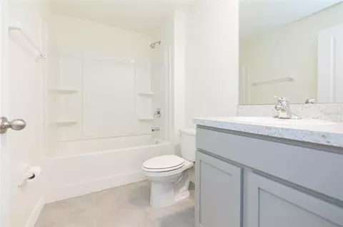 Bath - 10732 Chippewa Dr, Parrish, FL 34219 photo 3 of 3