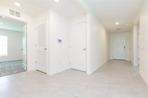 Entry Way - 10732 Chippewa Dr, Parrish, FL 34219 photo 4 of 4
