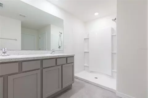 Bath - 10732 Chippewa Dr, Parrish, FL 34219 photo 1 of 3