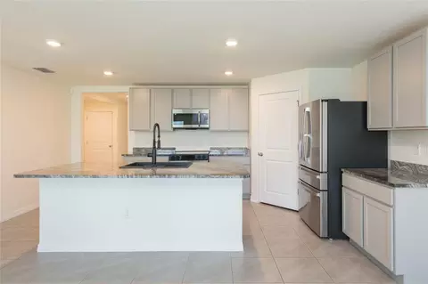 Kitchen - 10732 Chippewa Dr, Parrish, FL 34219 photo 1 of 4