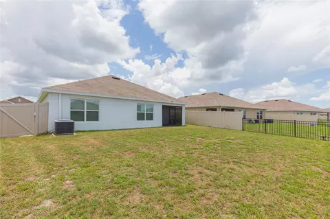 Exterior - 10732 Chippewa Dr, Parrish, FL 34219 photo 10 of 12