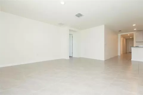 Living - 10732 Chippewa Dr, Parrish, FL 34219 photo 5 of 6