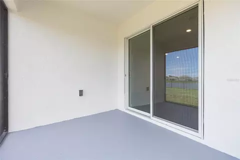 Exterior - 10732 Chippewa Dr, Parrish, FL 34219 photo 5 of 12