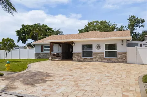 Exterior - 7151 121st Ave, Largo, FL 33773 photo 11 of 12