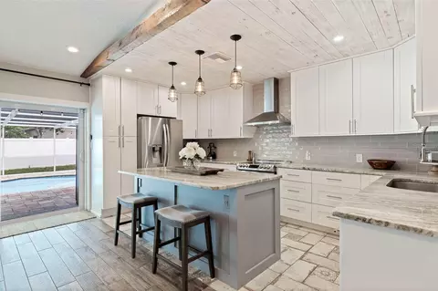 Kitchen - 7151 121st Ave, Largo, FL 33773 photo 1 of 6