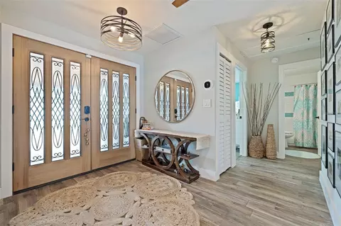 Entry Way - 7151 121st Ave, Largo, FL 33773 photo 1 of 3