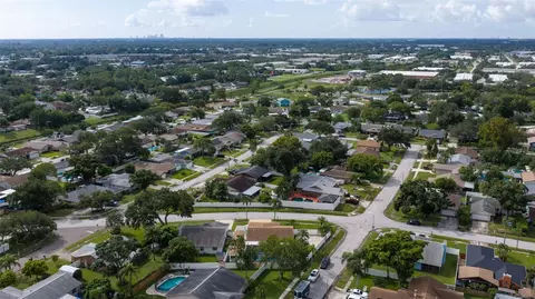 View/Area - 7151 121st Ave, Largo, FL 33773 photo 17 of 18