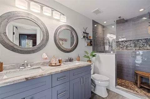 Bath - 7151 121st Ave, Largo, FL 33773 photo 2 of 3