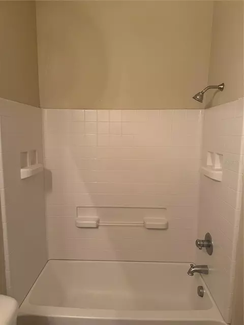 Bath - 6730 Eagle Feather Dr, Riverview, FL 33578 photo 3 of 5