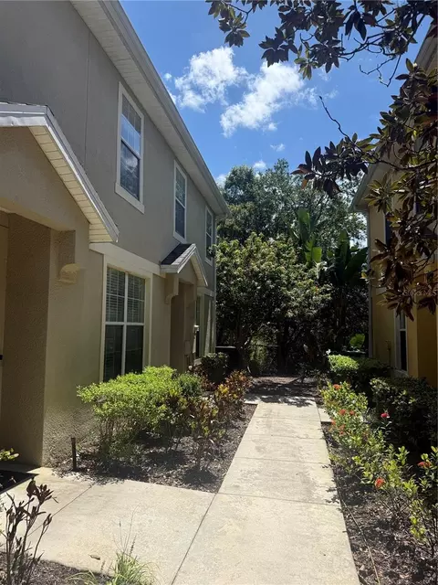 Exterior - 6730 Eagle Feather Dr, Riverview, FL 33578 photo 4 of 9