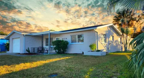 9709 Lakeside Ln, Port Richey, FL 34668