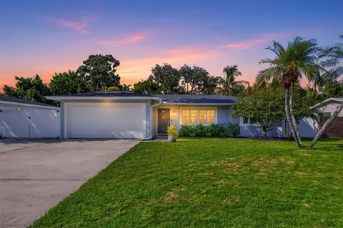 1743 Delaware Ave NE, Saint Petersburg, FL 33703