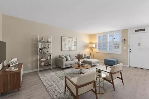 4720 Locust St NE #206, Saint Petersburg, FL 33703
