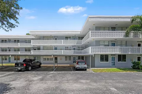 4720 Locust St NE #206, Saint Petersburg, FL 33703
