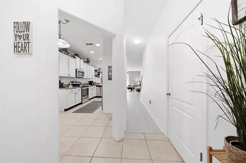 Entry Way - 9484 Trumpet Vine Loop, Trinity, FL 34655 photo 3 of 9