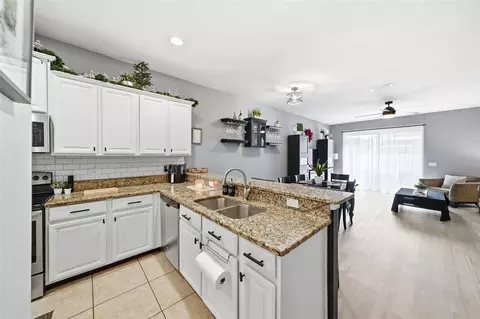Kitchen - 9484 Trumpet Vine Loop, Trinity, FL 34655 photo 3 of 4