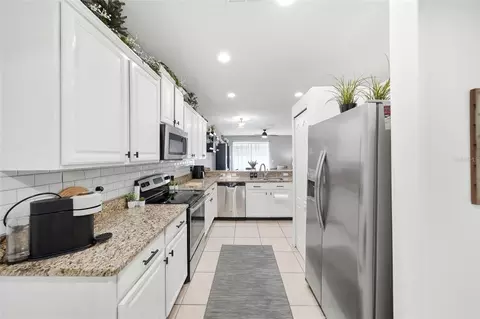 Kitchen - 9484 Trumpet Vine Loop, Trinity, FL 34655 photo 4 of 4
